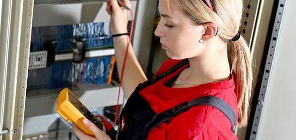 2021 11 HILTI Lehrlingsausbildung 043