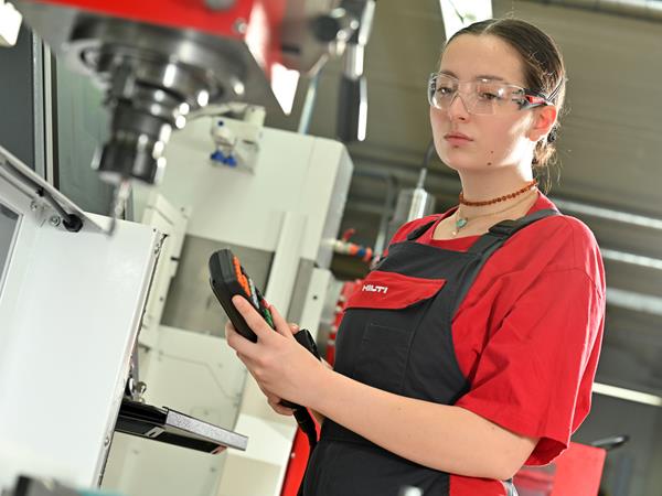 2021 11 HILTI Lehrlingsausbildung 076