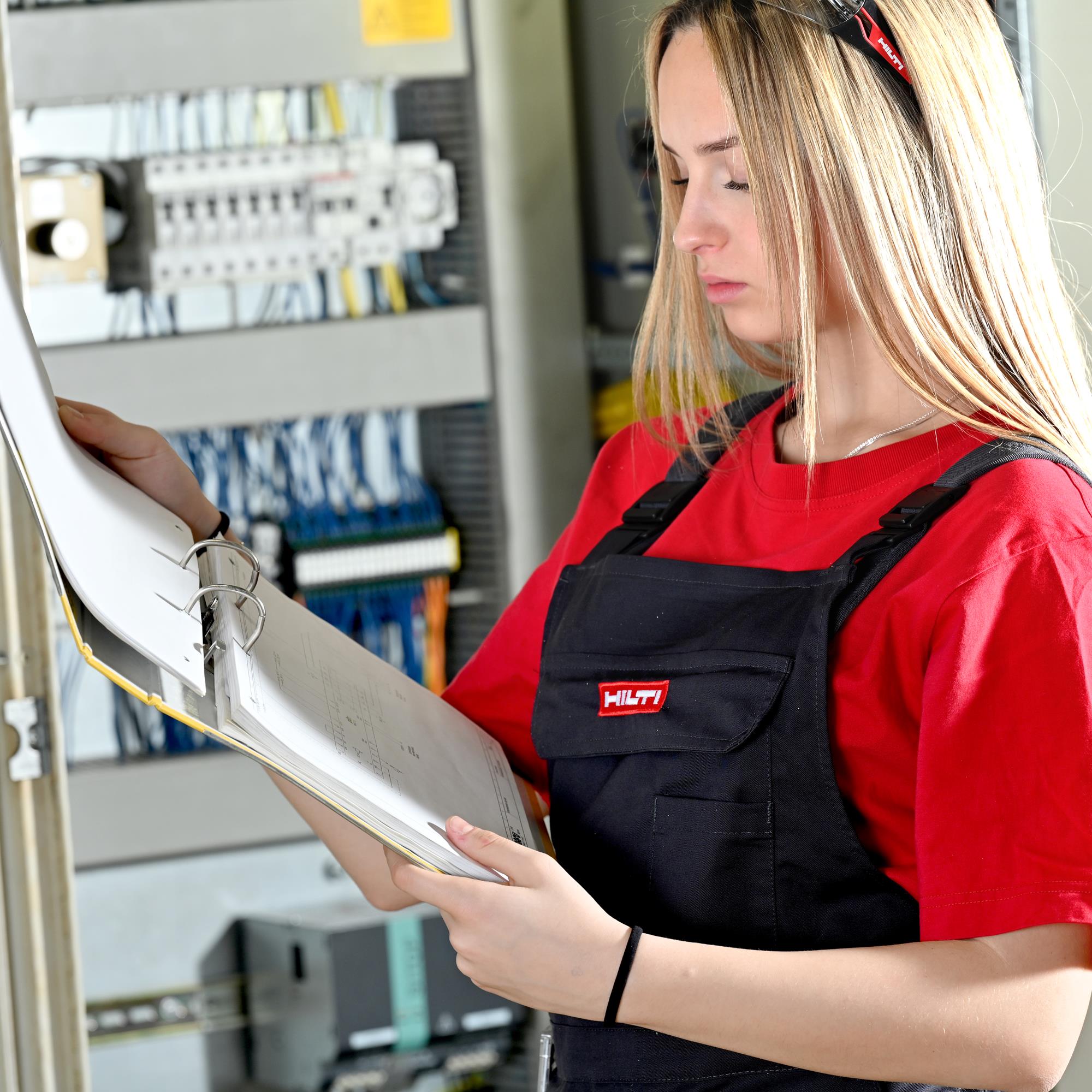 2021 11 HILTI Lehrlingsausbildung 039