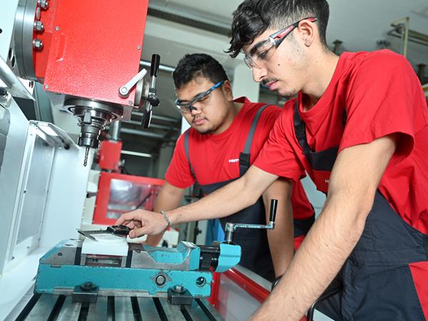 2021 11 HILTI Lehrlingsausbildung 097