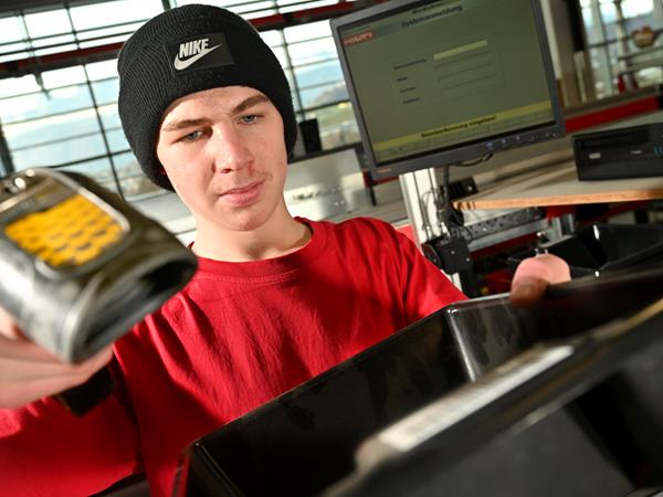 2021 11 HILTI Lehrlingsausbildung 118