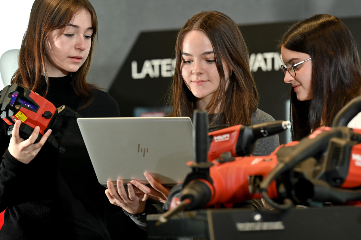 2021 11 HILTI Lehrlingsausbildung 014 (1)