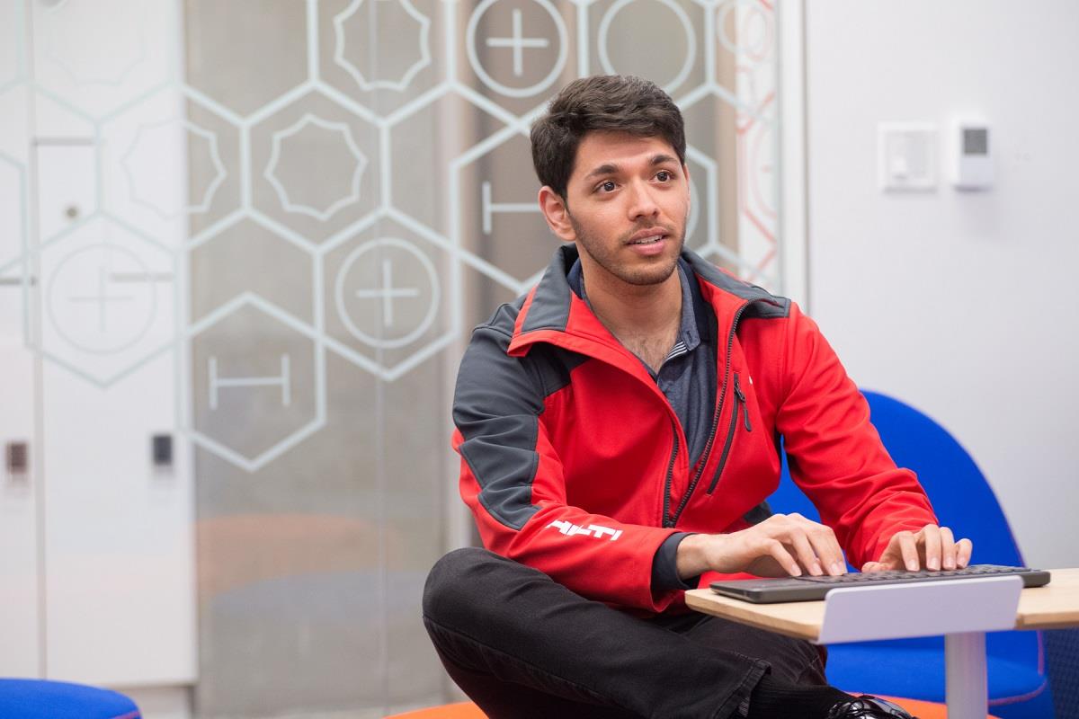 Plano Male Employee Laptop Hilti Clothes