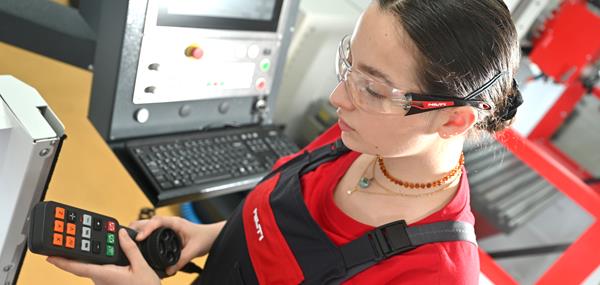 2021 11 HILTI Lehrlingsausbildung 078