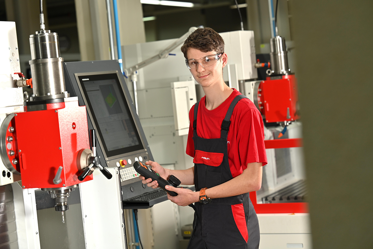 2021 11 HILTI Lehrlingsausbildung 090 (1)